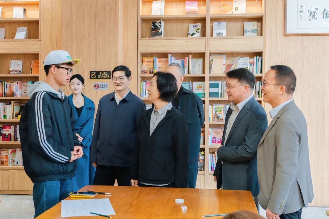 省政协副主席杨宁一行莅临我校视察调研